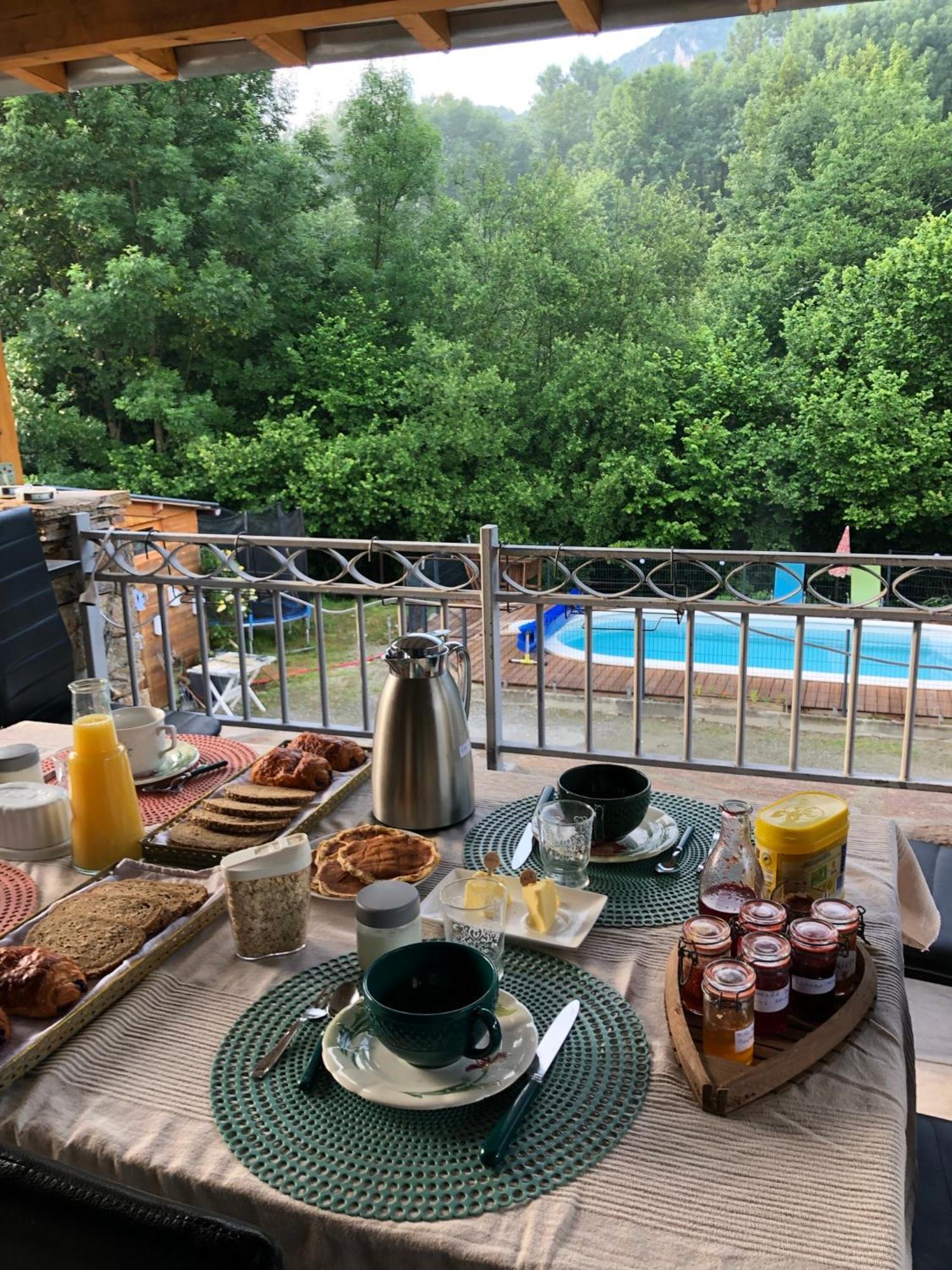 Bed and Breakfast Au Bord De L Eau Surba Exterior foto