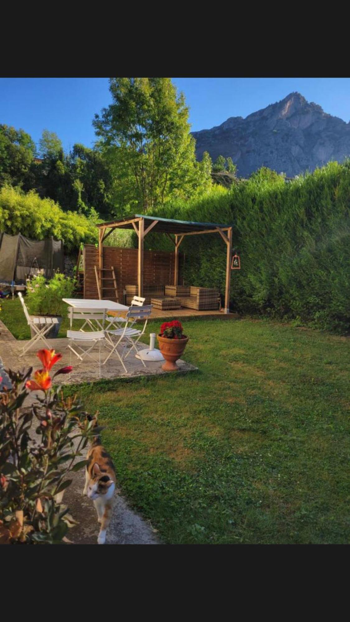 Bed and Breakfast Au Bord De L Eau Surba Exterior foto